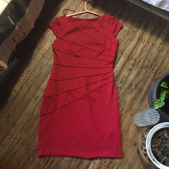 London Times Dresses & Skirts - Red cocktail dress size 12 (L)